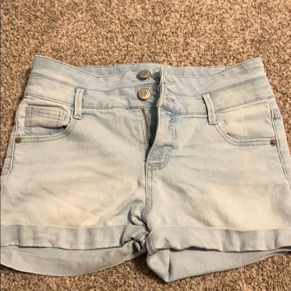 Shorts - Picture 1 of 2